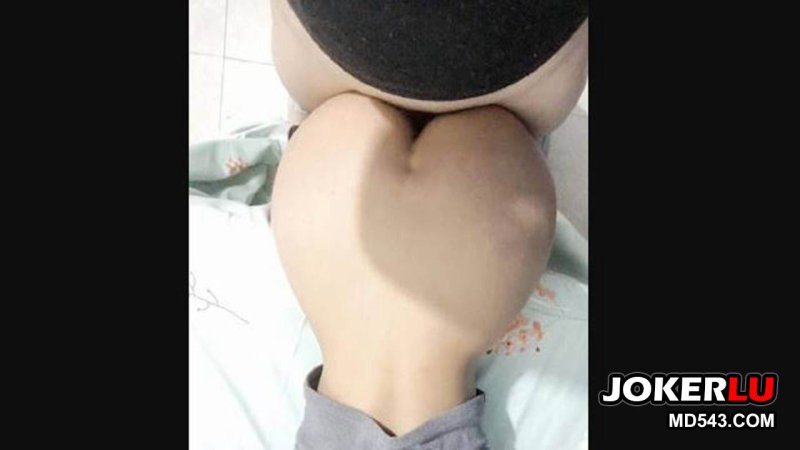  小妈过年回家后趁老爸不在家说狠狠奖励我一次