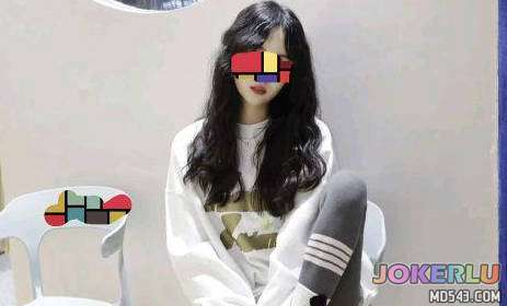  为了不让小奶牛女儿夜里出去我开苞了十八年前亲自创造出来的女儿